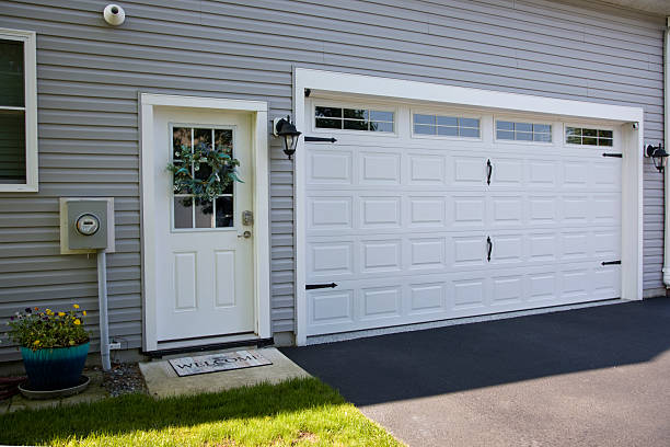 24/7 Emergency Garage Door Panel Replacement experts in Liberty, SC